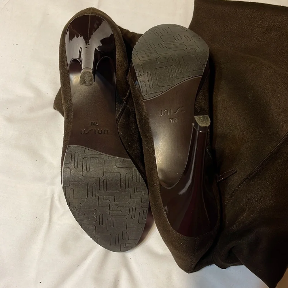 Woman’s Unisa Heeled Knee Boots - Picture 2 of 3